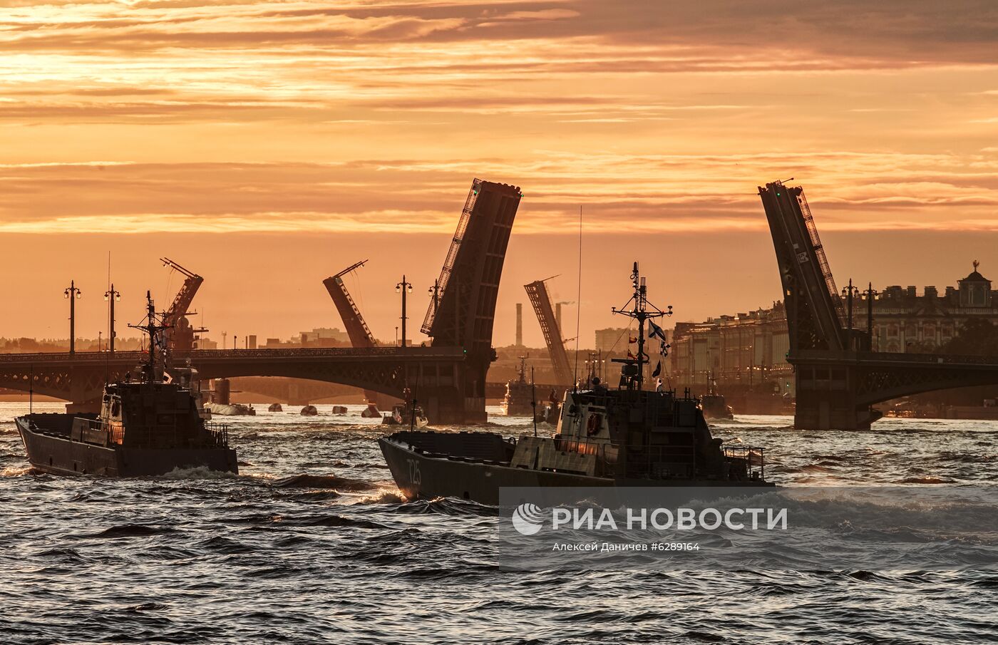 Репетиция парада в честь Дня Военно-морского флота