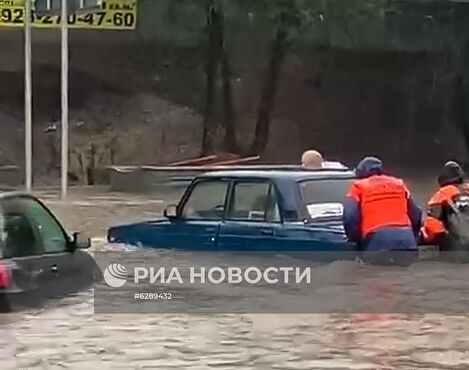 Ливень в Ростове-на-Дону вызвал сильные подтопления