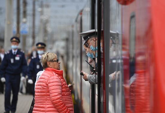 Первый рейс скоростного поезда "Ласточка" из Москвы в Кострому