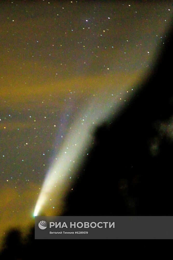 Комета NeoWise в небе над Краснодарским краем