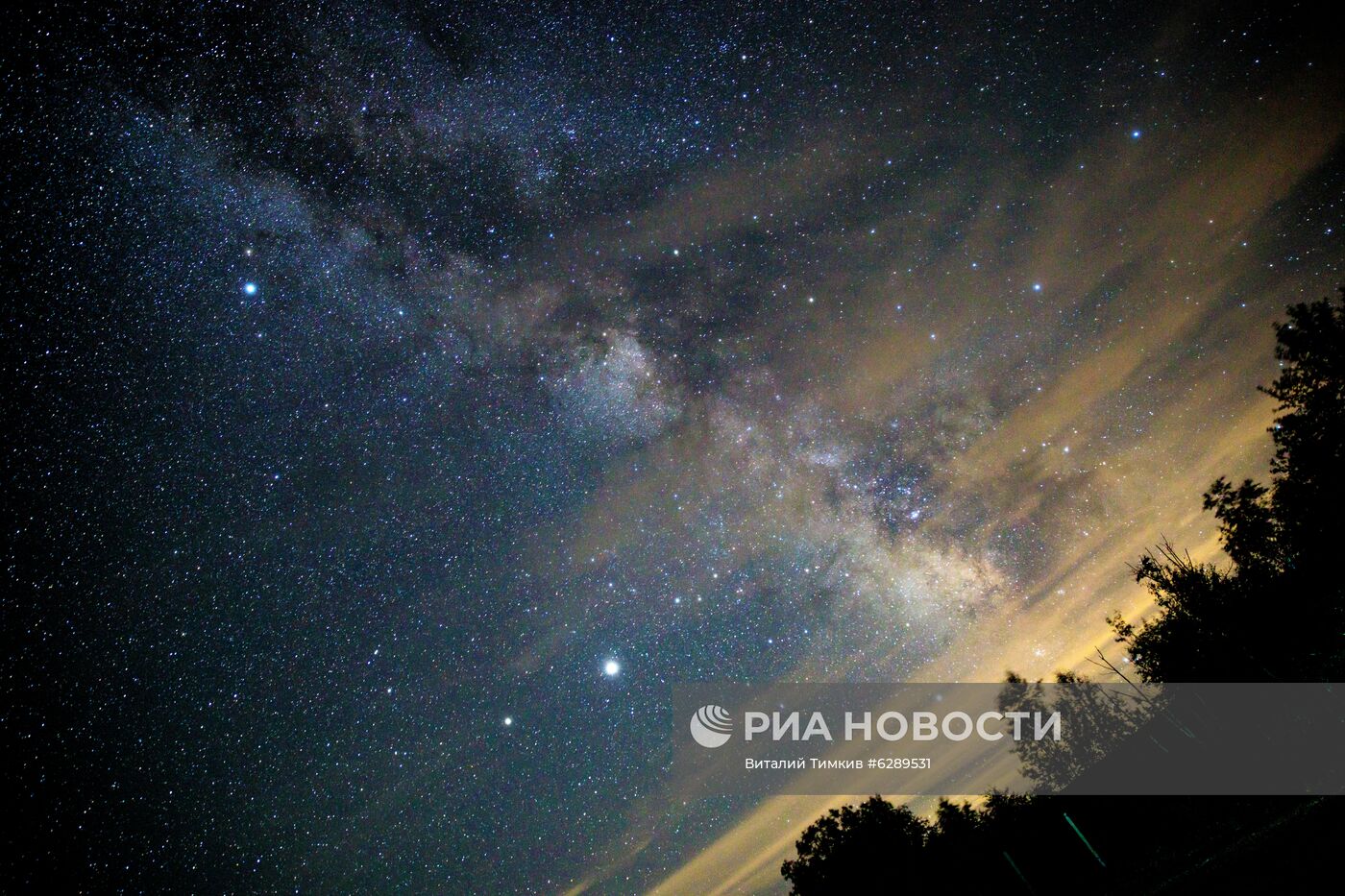 Комета NeoWise в небе над Краснодарским краем