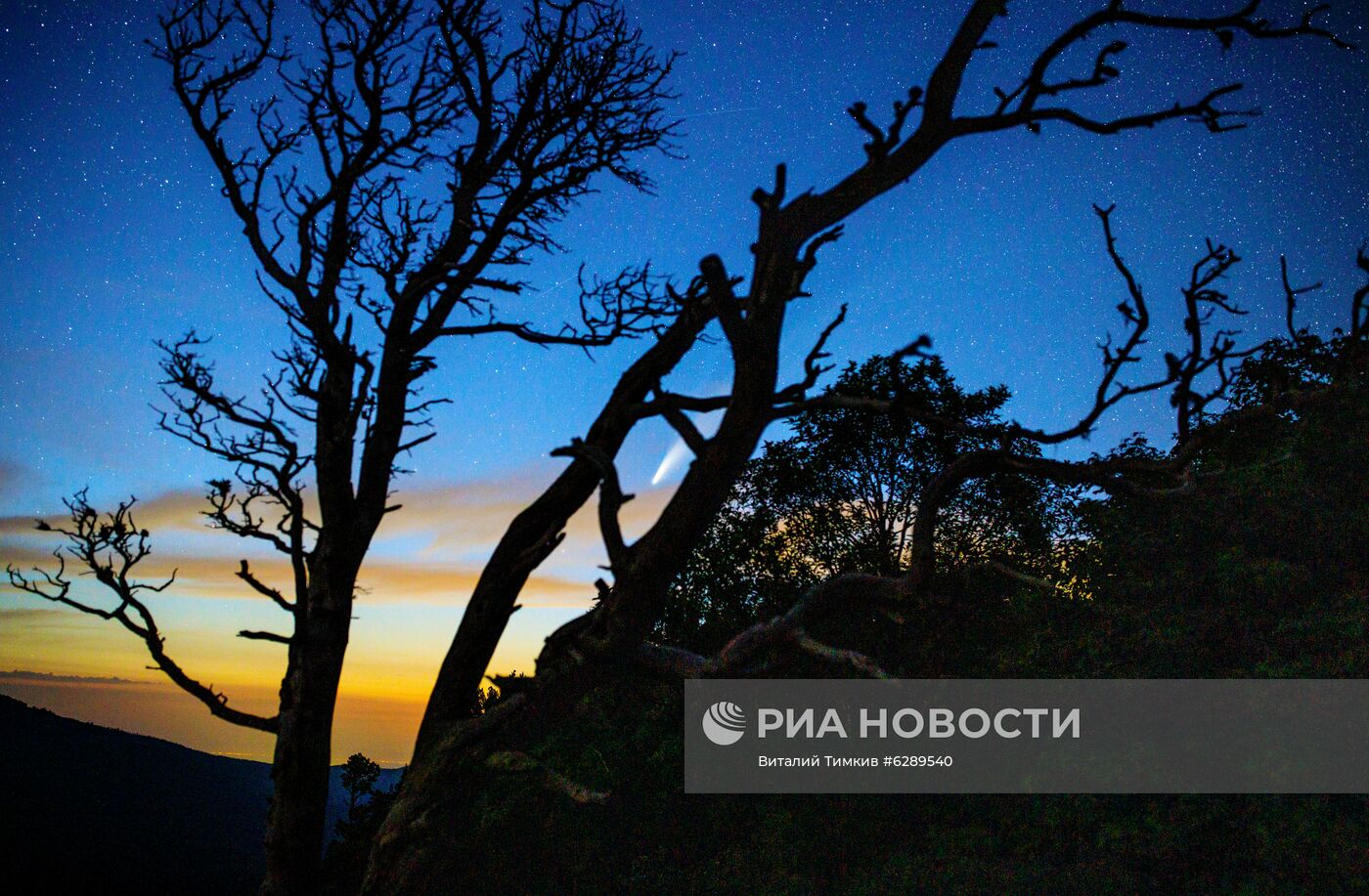 Комета NeoWise в небе над Краснодарским краем