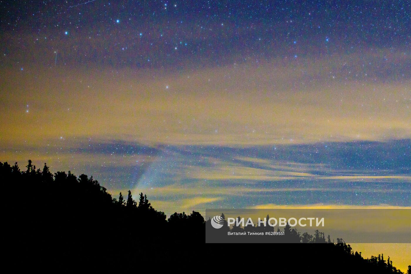 Комета NeoWise в небе над Краснодарским краем