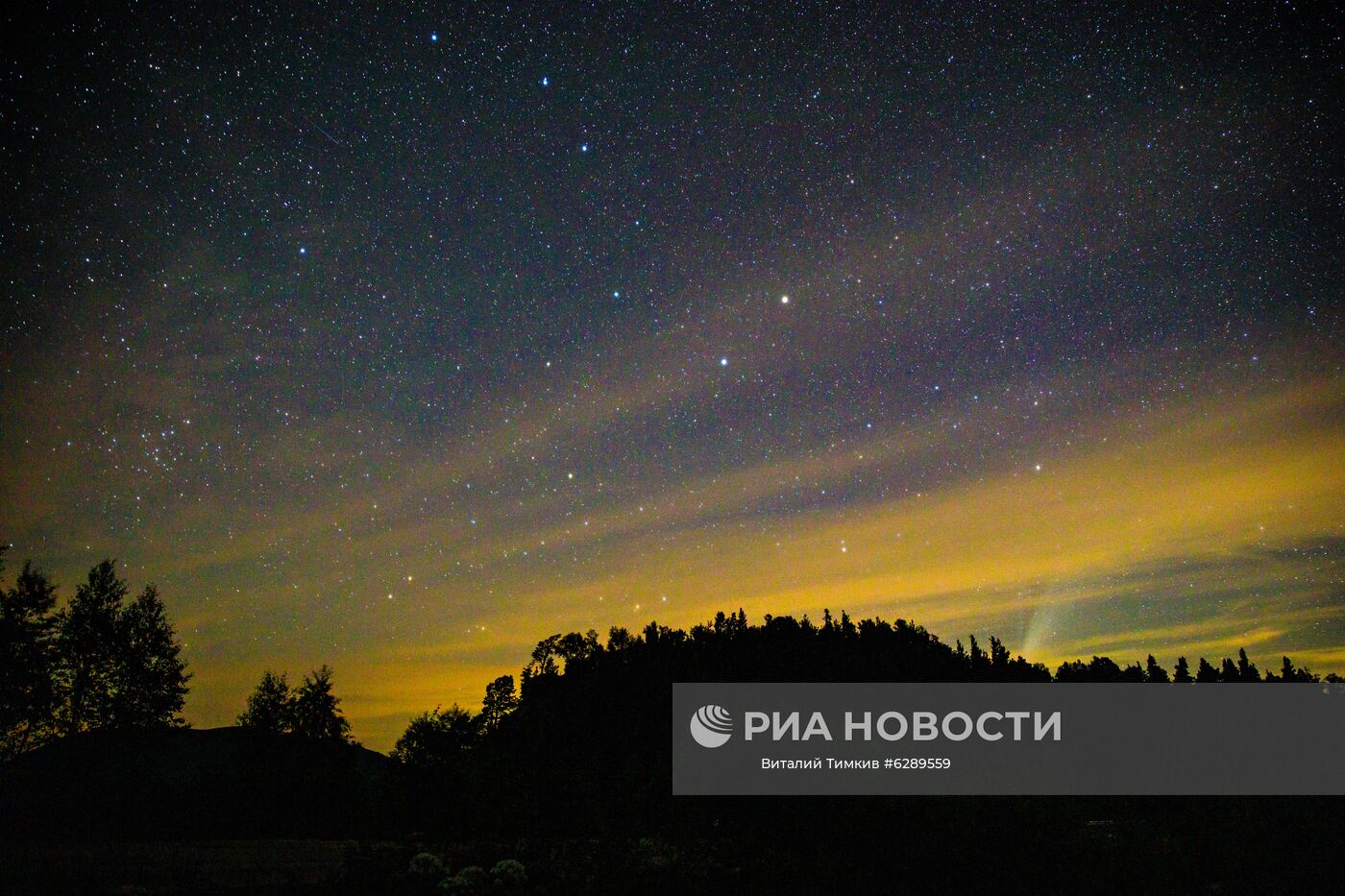 Комета NeoWise в небе над Краснодарским краем