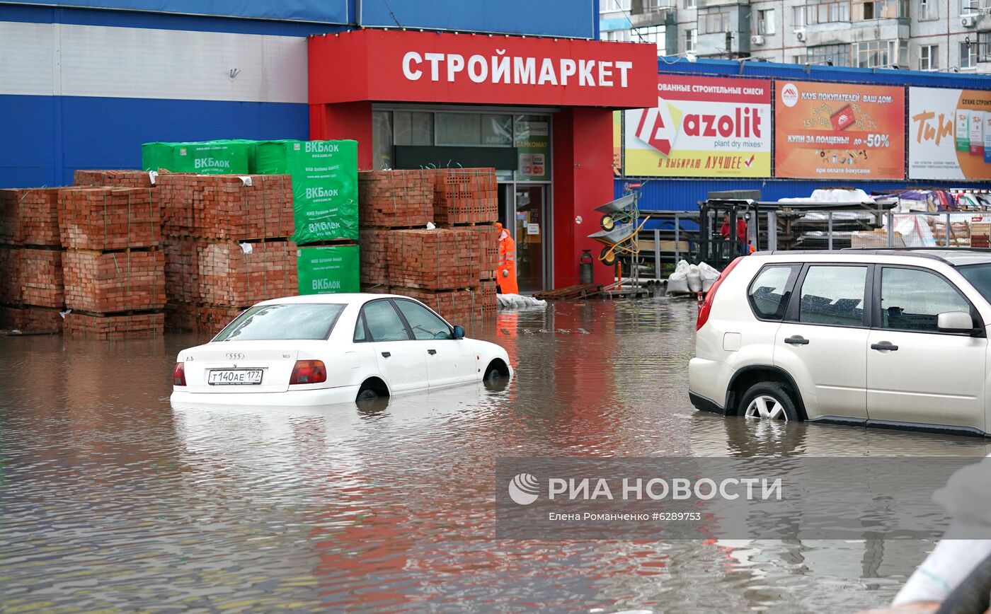 Ливень в Ростове-на-Дону вызвал сильные подтопления
