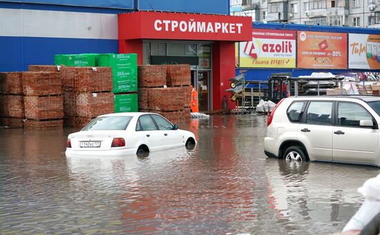 Ливень в Ростове-на-Дону вызвал сильные подтопления