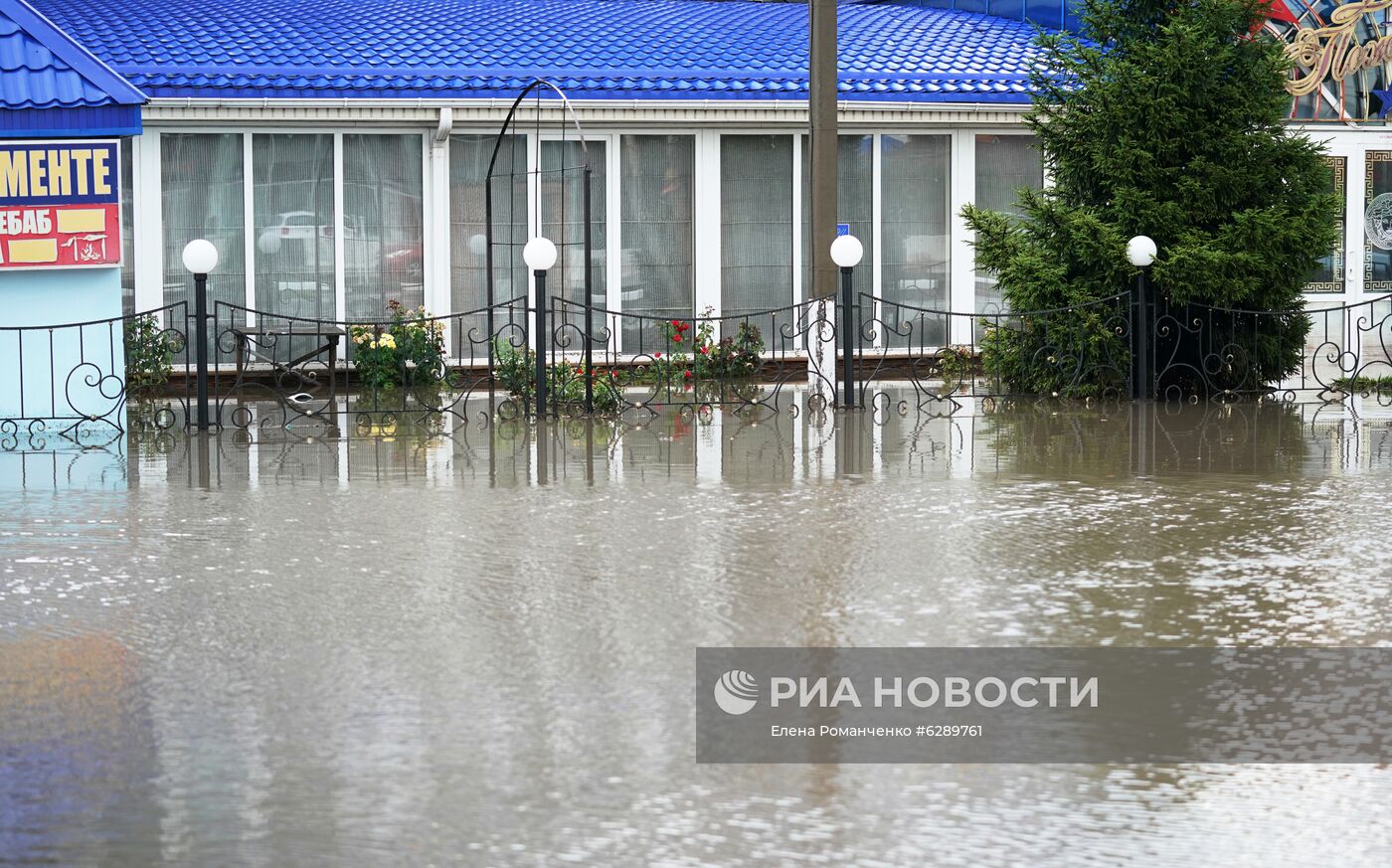 Ливень в Ростове-на-Дону вызвал сильные подтопления