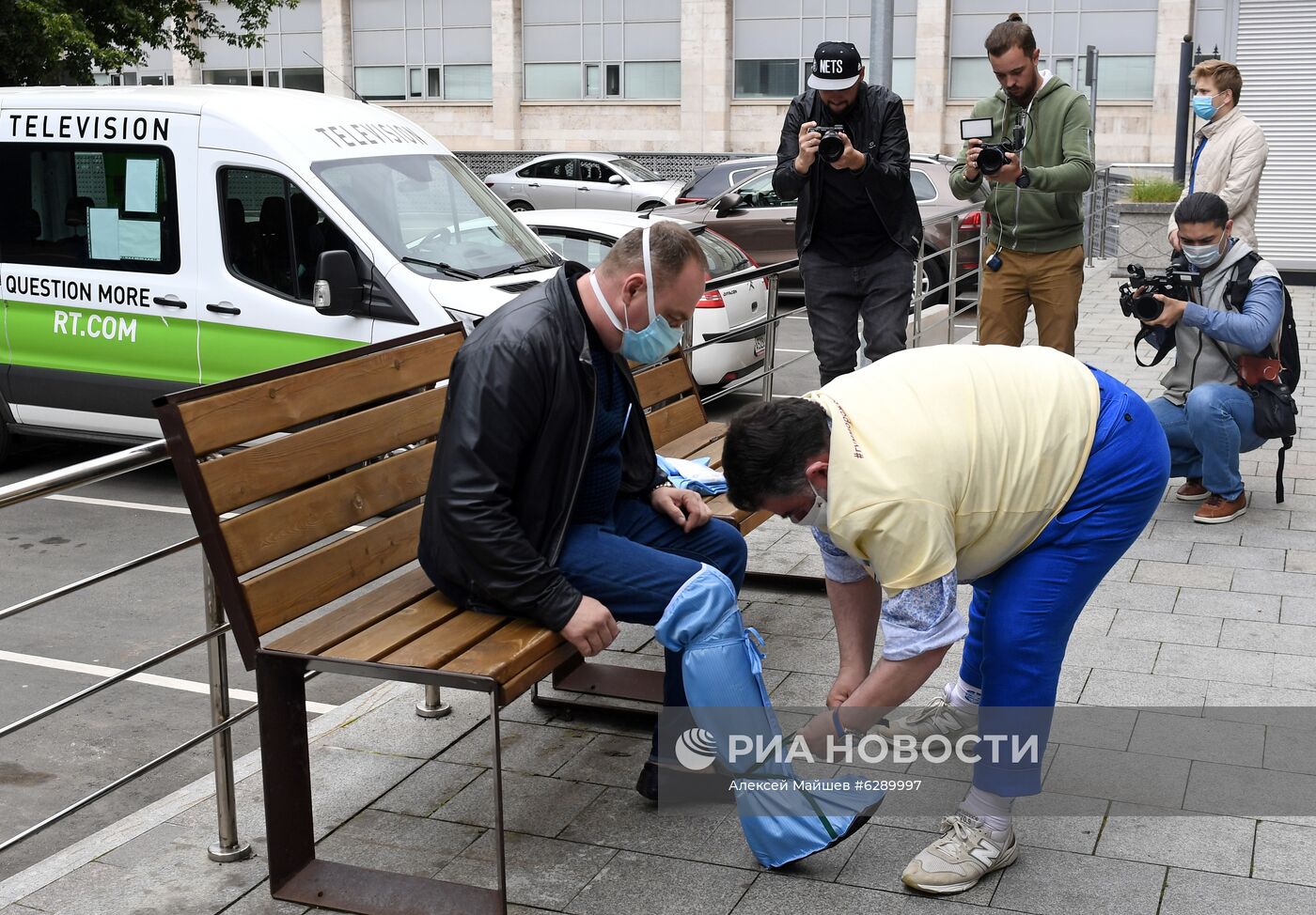 Благотворительное мероприятие "ГУМ-мороженое медикам!"
