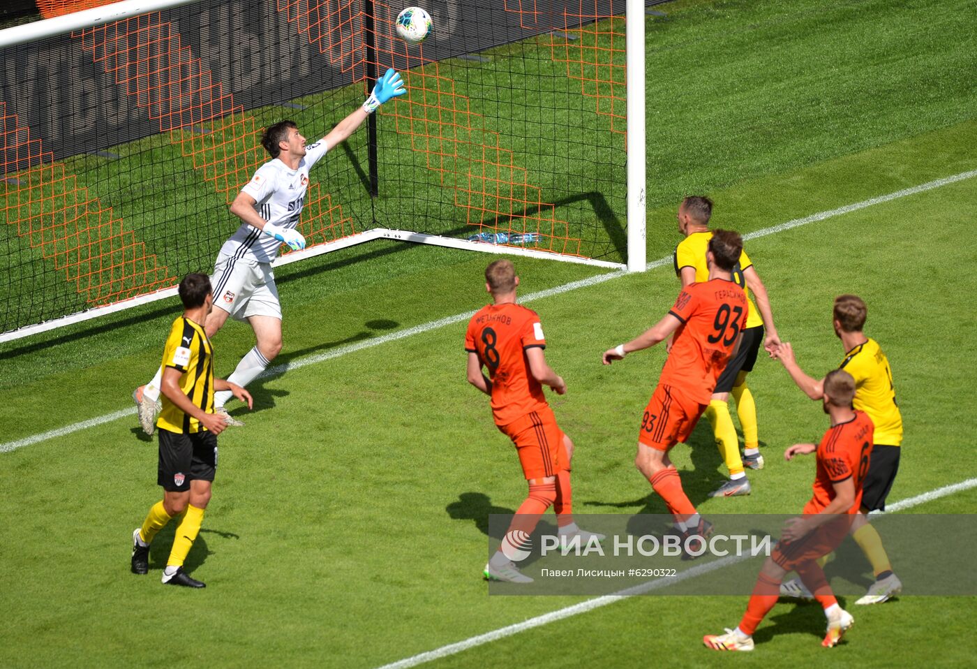 Футбол. Кубок России. Матч "Урал" — "Химки"