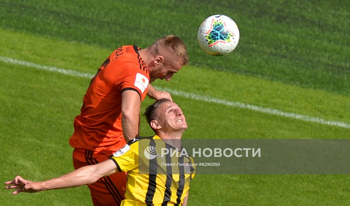 Футбол. Кубок России. Матч "Урал" — "Химки"