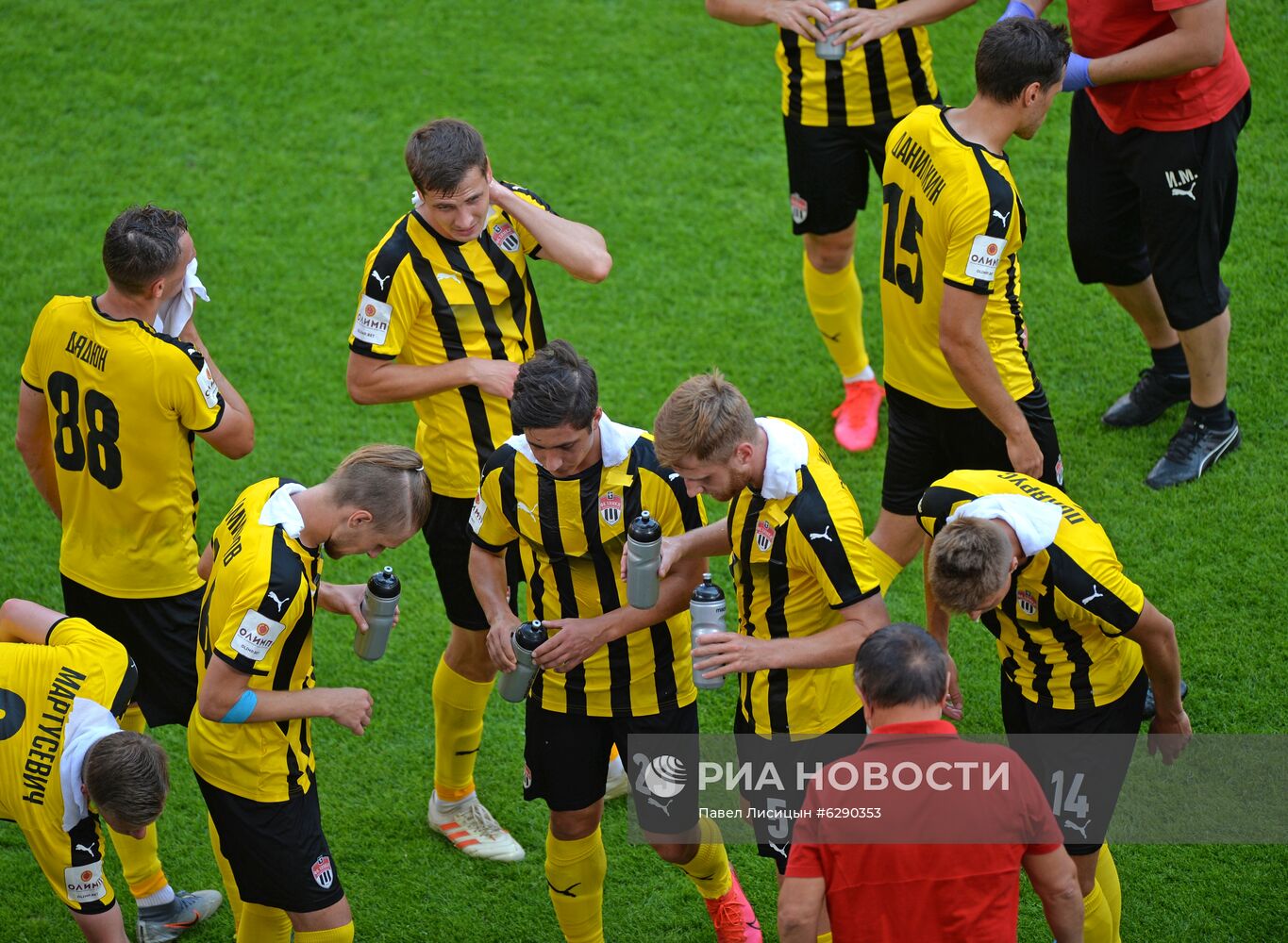 Футбол. Кубок России. Матч "Урал" — "Химки"