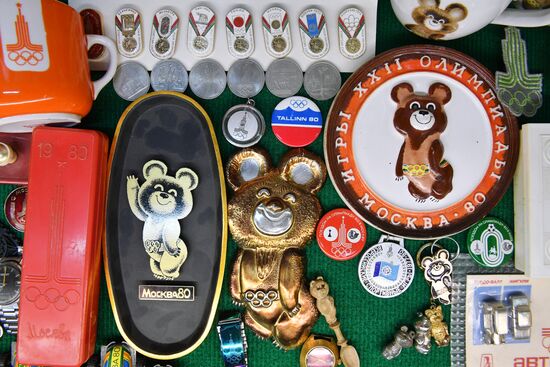 Выставка коллекции предметов, связанных с Олимпийскими играми 1980 года в Москве