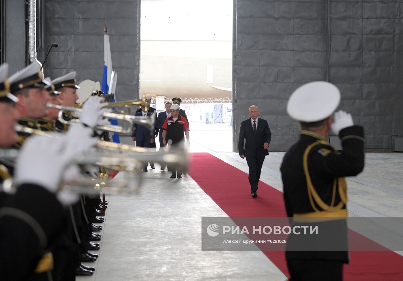 Рабочая поездка президента РФ В. Путина в республику Крым