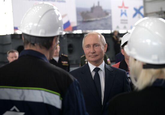 Рабочая поездка президента РФ В. Путина в республику Крым