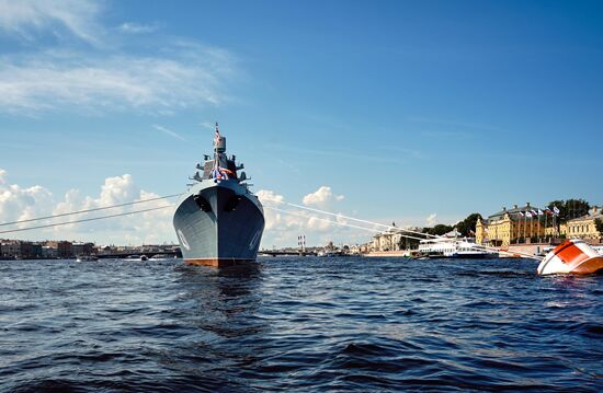 Подъем военно-морского флага на фрегате "Адмирал флота Касатонов" в Санкт-Петербурге