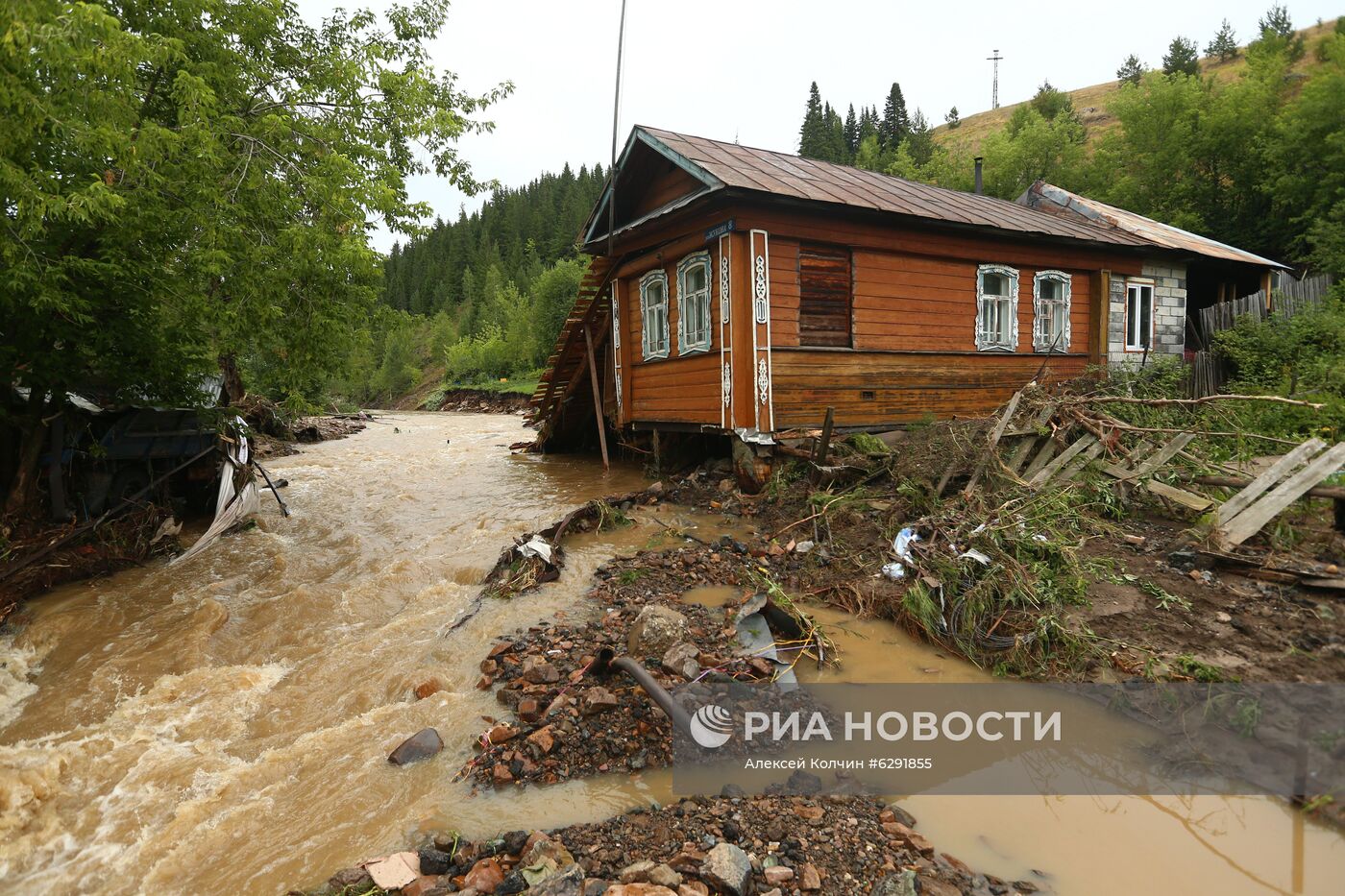 В городе Нижние Серги в Свердловской области ввели режим ЧС из-за паводка