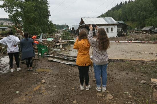 В городе Нижние Серги в Свердловской области ввели режим ЧС из-за паводка