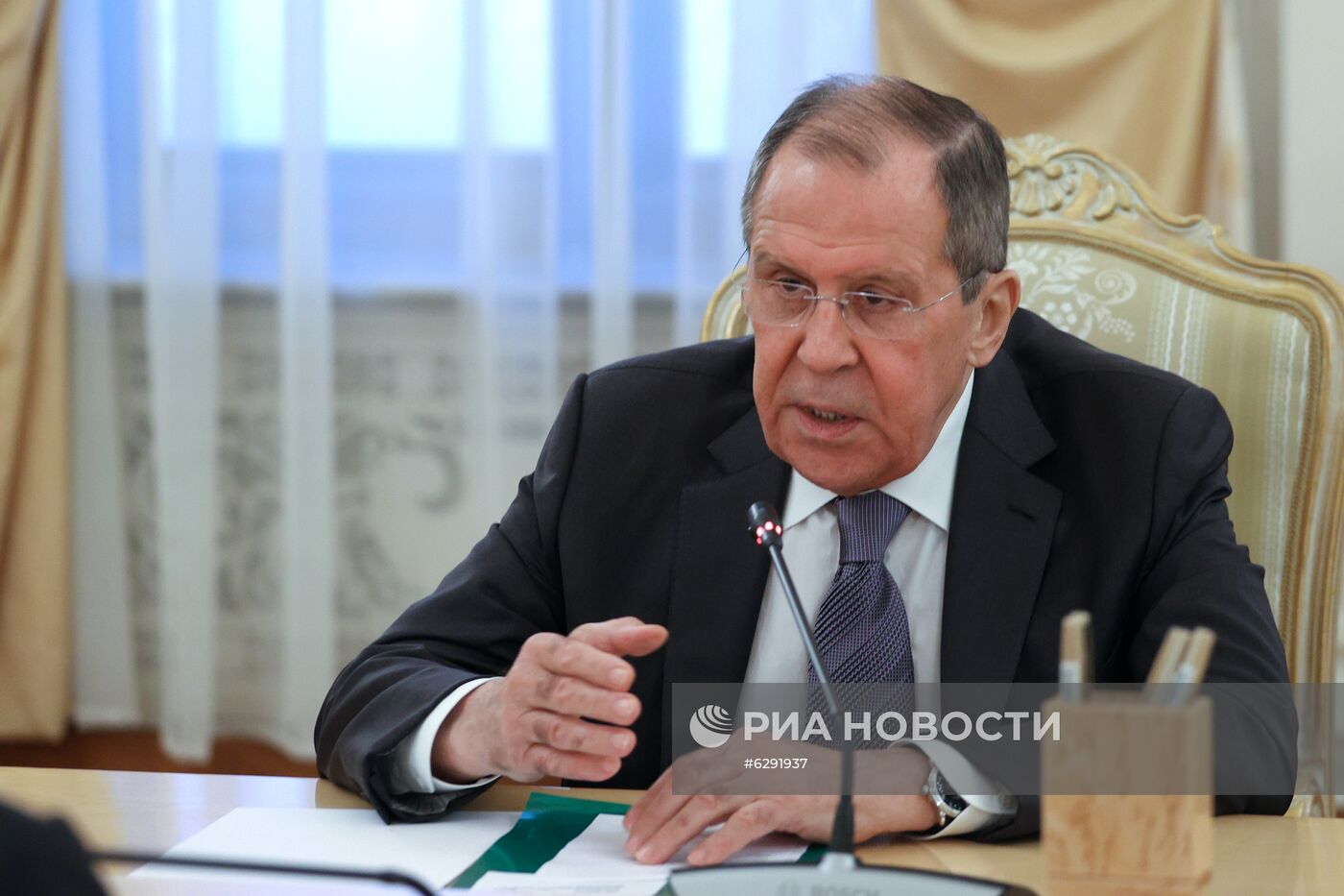 Встреча глав МИД РФ и Ирана С. Лаврова и М. Зарифа