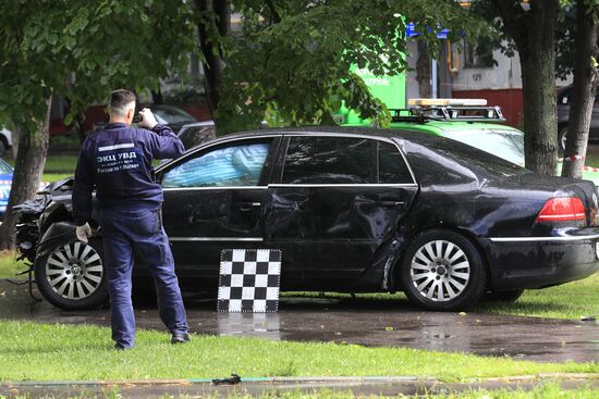 Автомобиль наехал на пешеходов после ДТП в Люблино