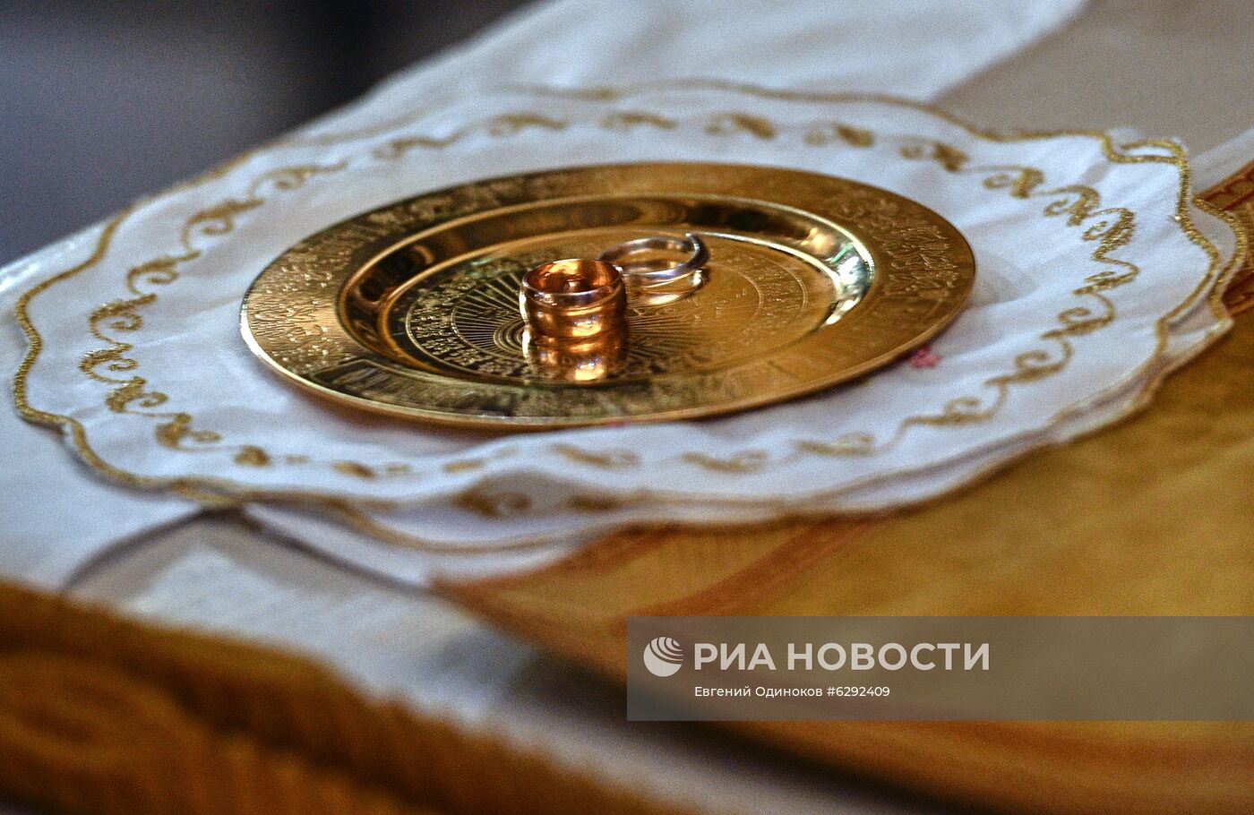 В Главном храме Вооруженных сил России провели первое венчание