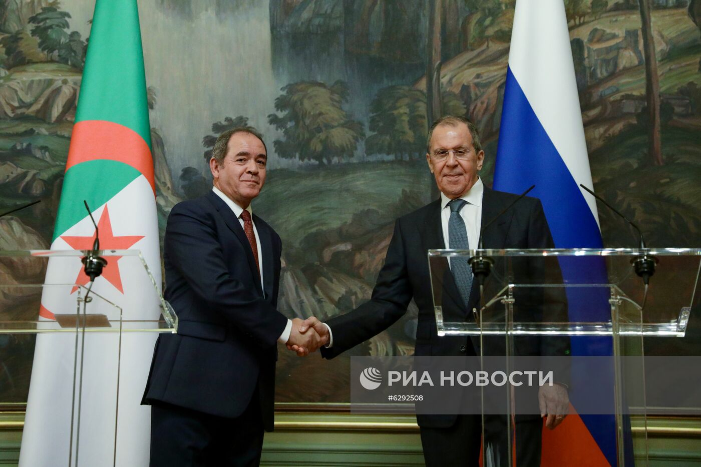 Встреча глав МИД РФ и Алжира С. Лаврова и С. Букадума