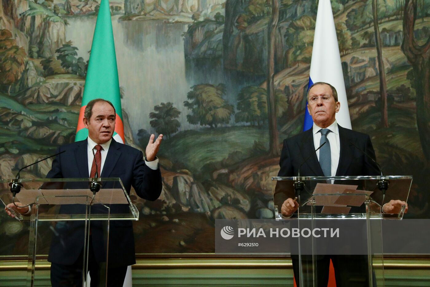 Встреча глав МИД РФ и Алжира С. Лаврова и С. Букадума