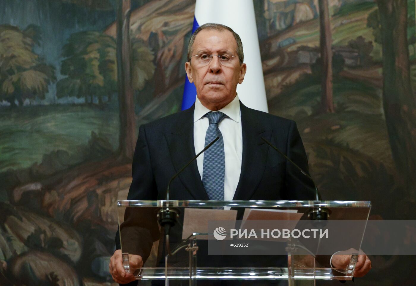 Встреча глав МИД РФ и Алжира С. Лаврова и С. Букадума