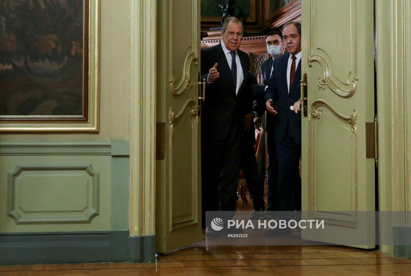 Встреча глав МИД РФ и Алжира С. Лаврова и С. Букадума