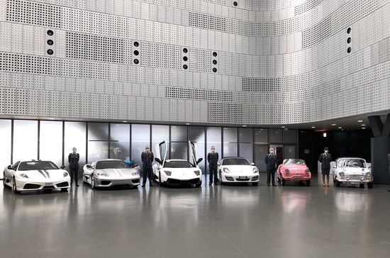 Семнадцать конфискованных автомобилей переданы в Автомобильный музей Турина