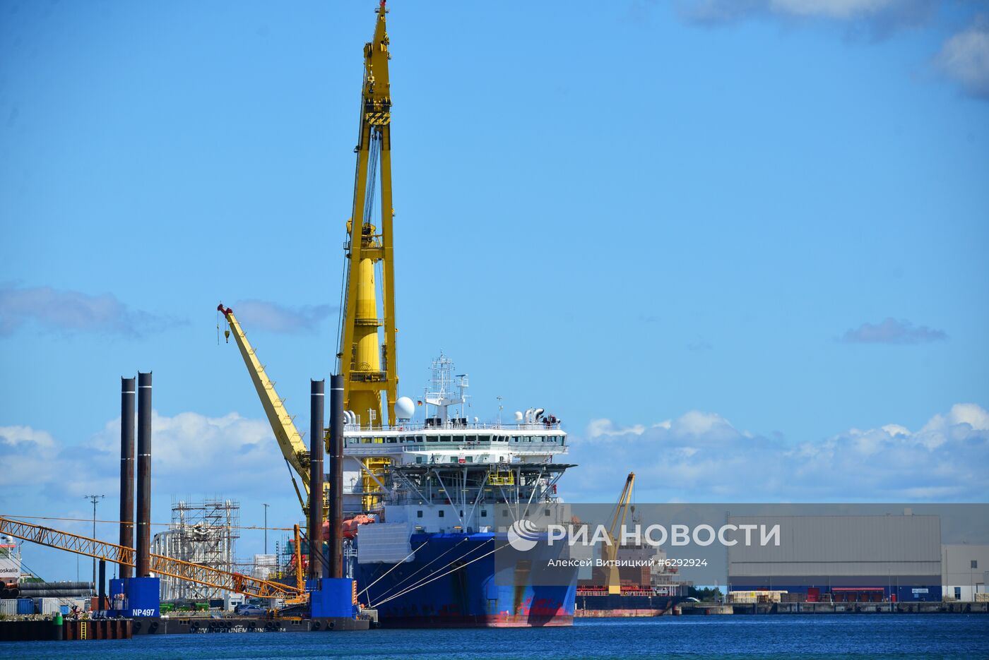 Судно-трубоукладчик "Академик Черский"