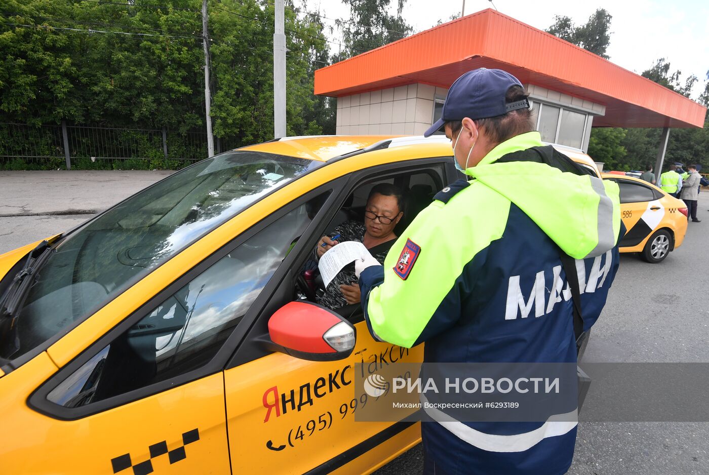 Рейд по проверке такси в Москве