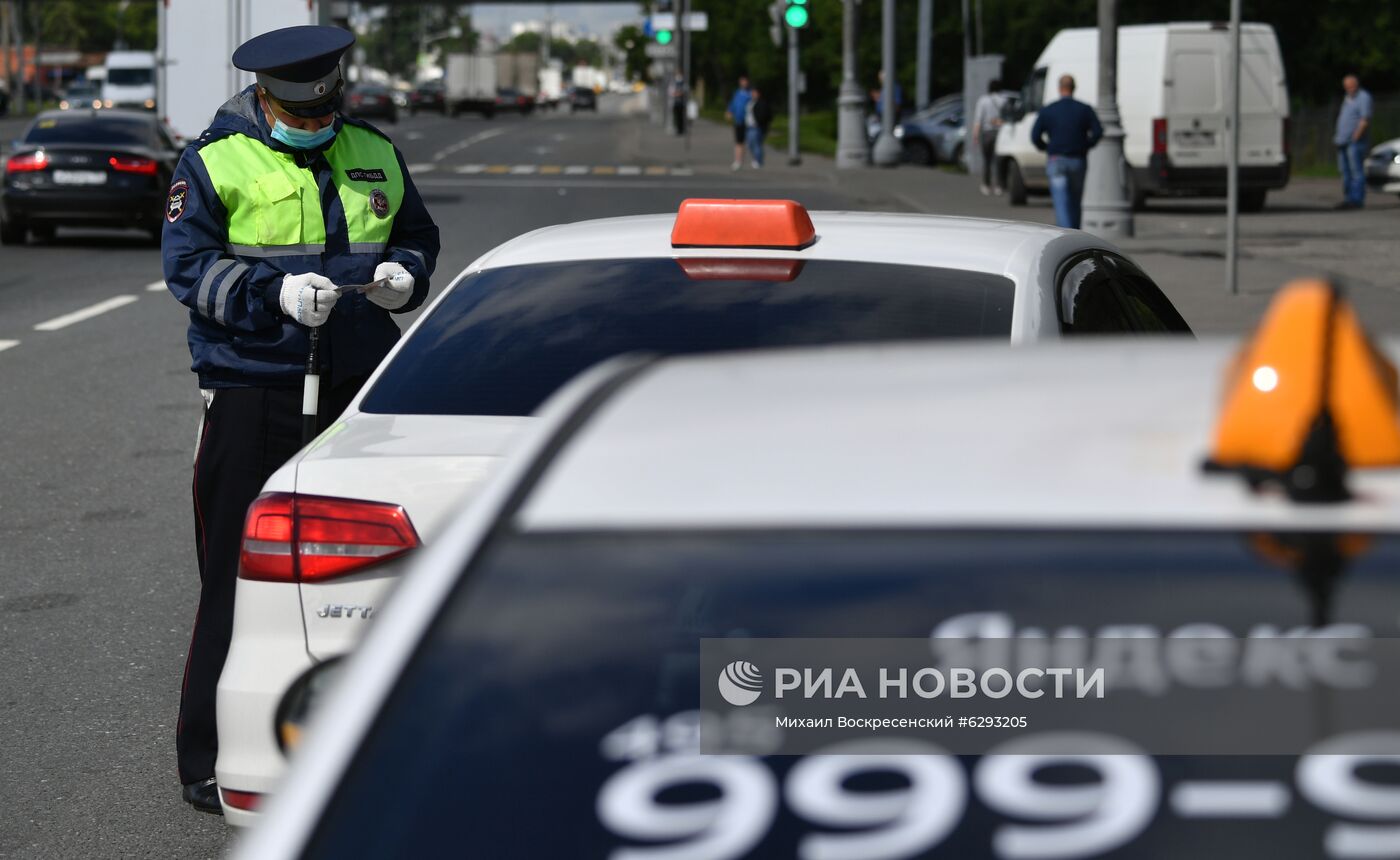 Рейд по проверке такси в Москве