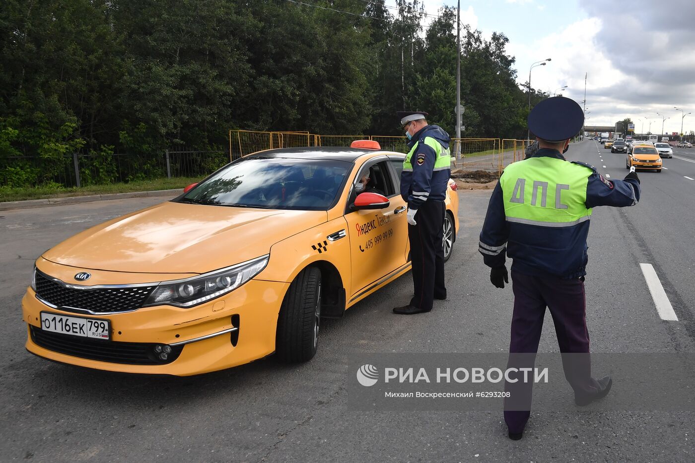 Рейд по проверке такси в Москве