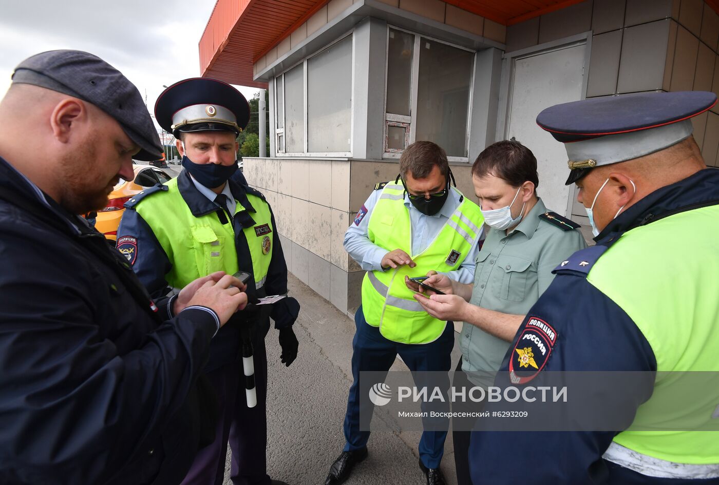 Рейд по проверке такси в Москве