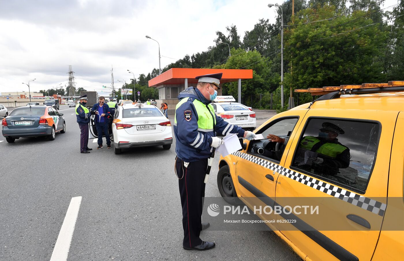 Рейд по проверке такси в Москве