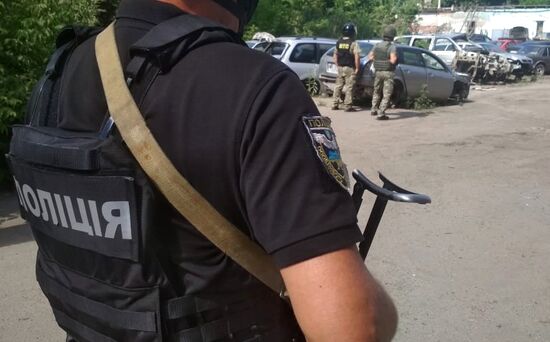 В Полтаве мужчина с гранатой захватил в заложники начальника угрозыска
