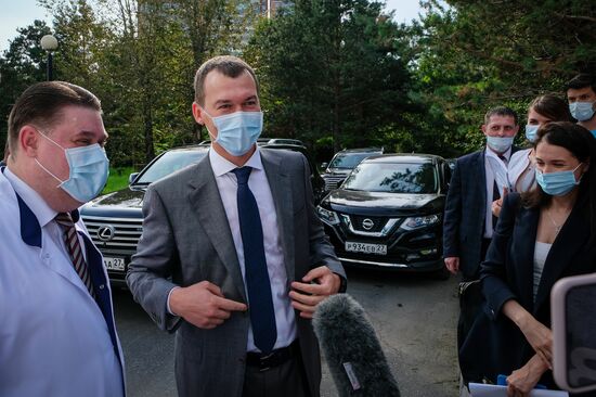 Врио губернатора Хабаровского края М. Дегтярев посетил краевую клиническую больницу