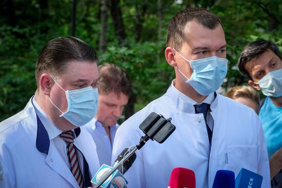 Врио губернатора Хабаровского края М. Дегтярев посетил краевую клиническую больницу