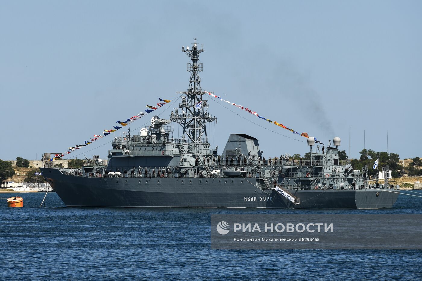 Репетиция парада в честь Дня Военно-морского флота в Севастополе