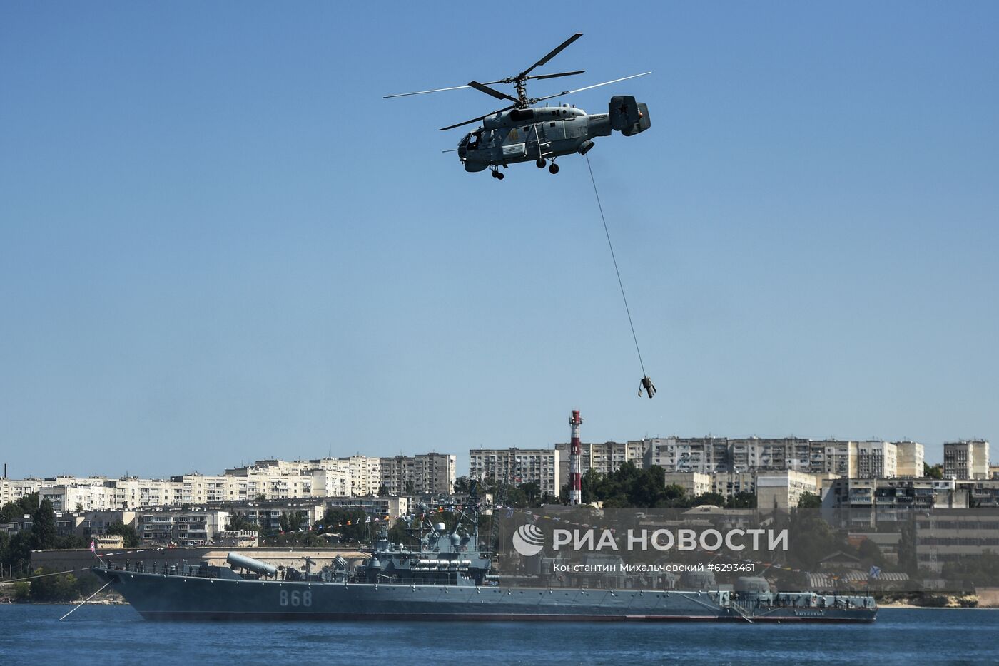 Репетиция парада в честь Дня Военно-морского флота в Севастополе