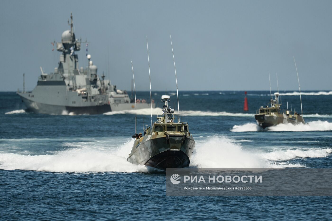 Репетиция парада в честь Дня Военно-морского флота в Севастополе