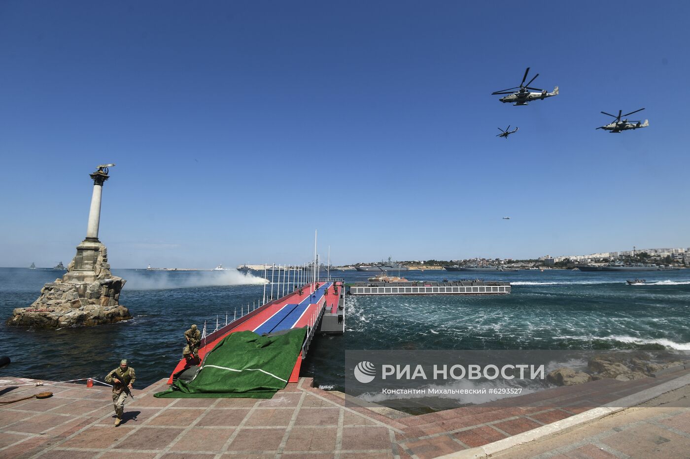 Репетиция парада в честь Дня Военно-морского флота в Севастополе