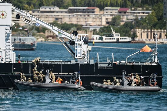 Репетиция парада в честь Дня Военно-морского флота в Севастополе