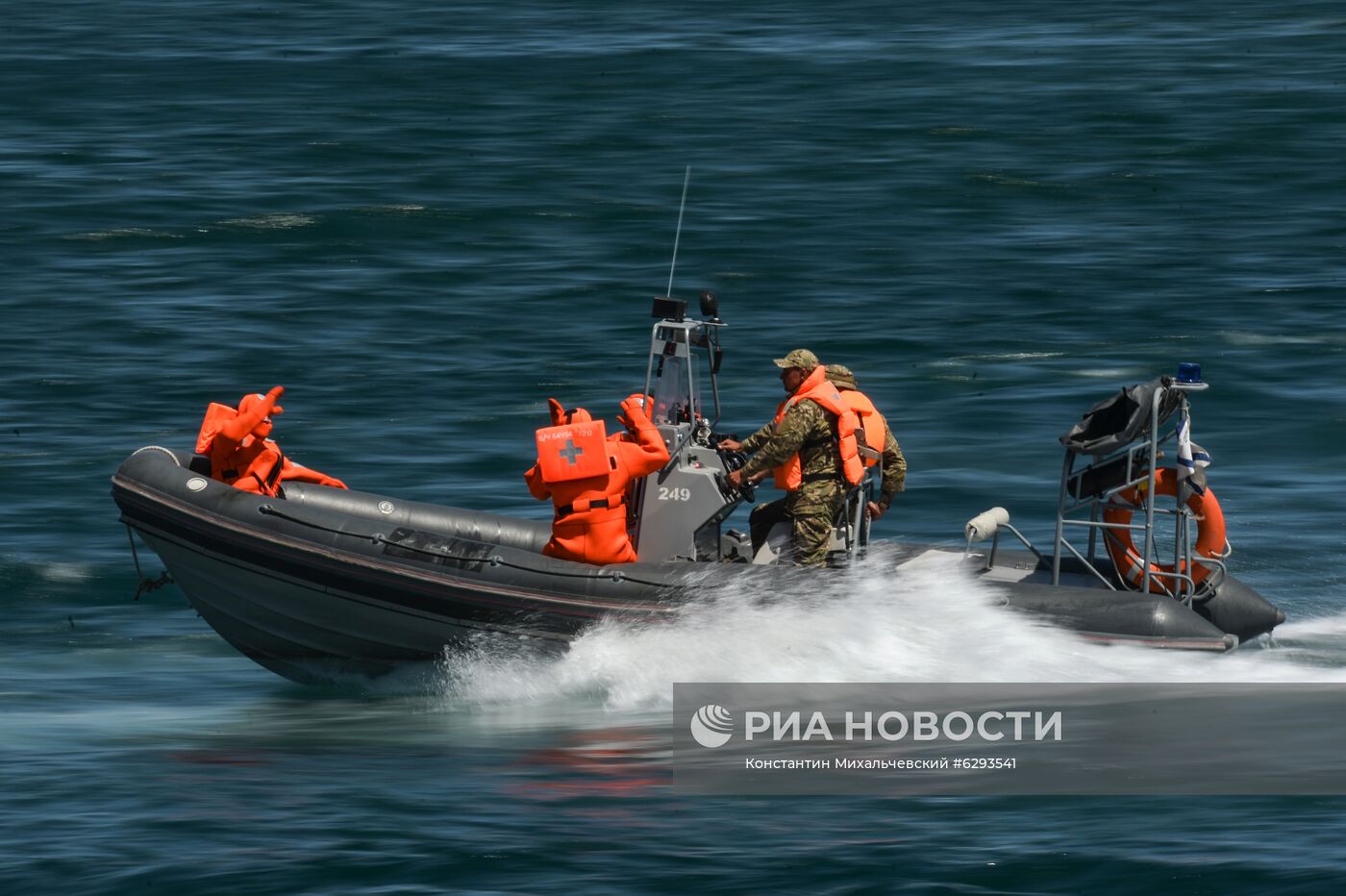 Репетиция парада в честь Дня Военно-морского флота в Севастополе