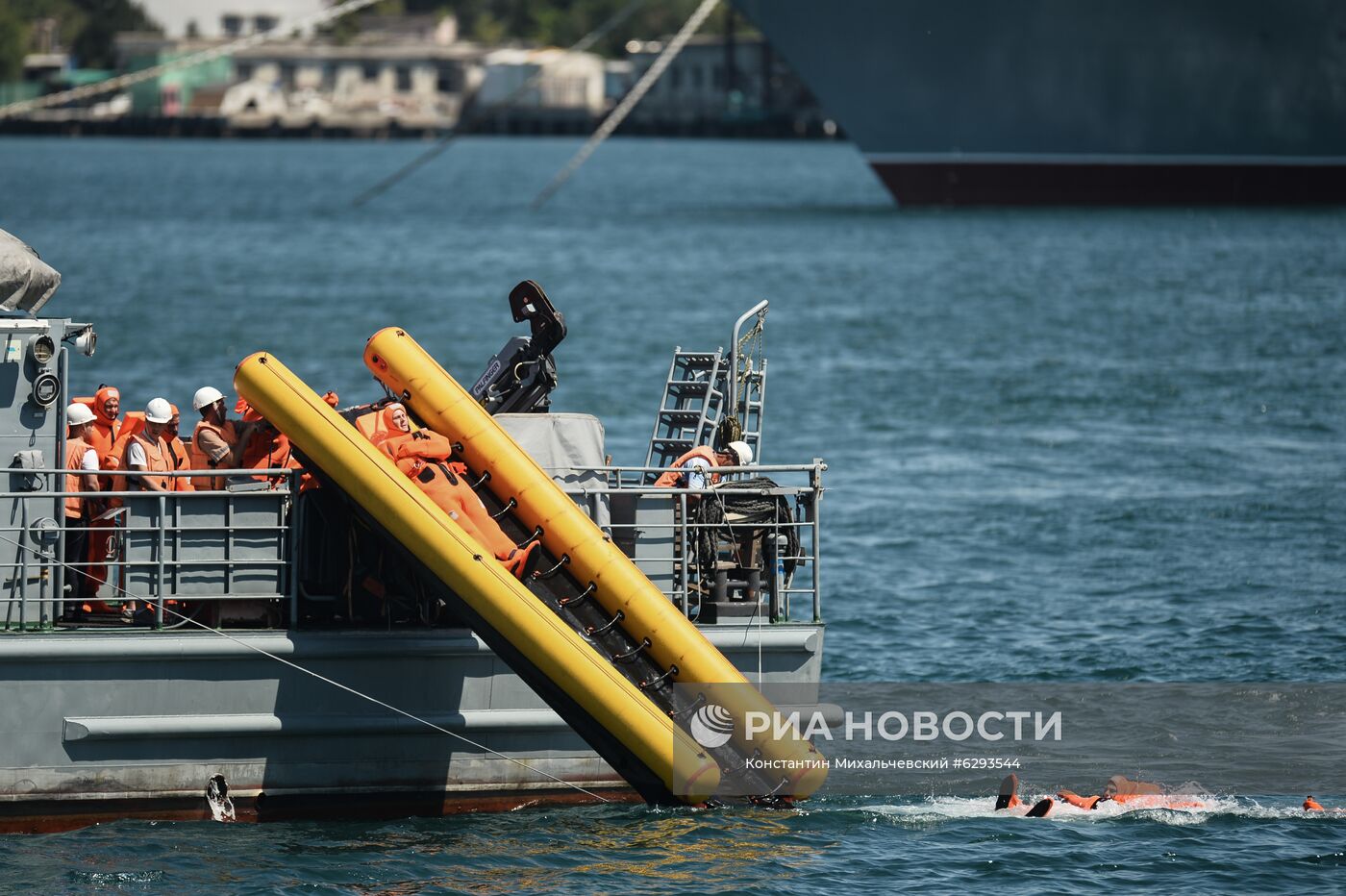 Репетиция парада в честь Дня Военно-морского флота в Севастополе