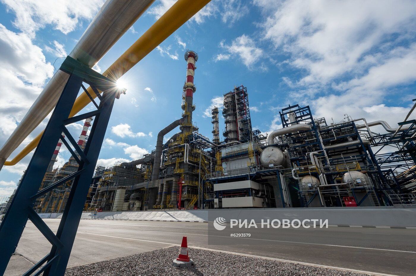 Ввод в эксплуатацию высокотехнологичного комплекса переработки нефти "Евро+" Московского НПЗ