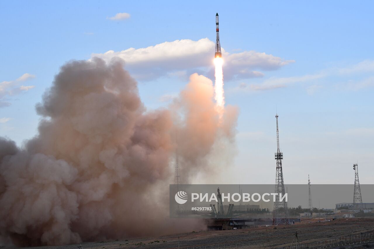 Пуск РК "Союз-2.1а" с грузовым кораблем "Прогресс МС-15" с космодрома Байконур