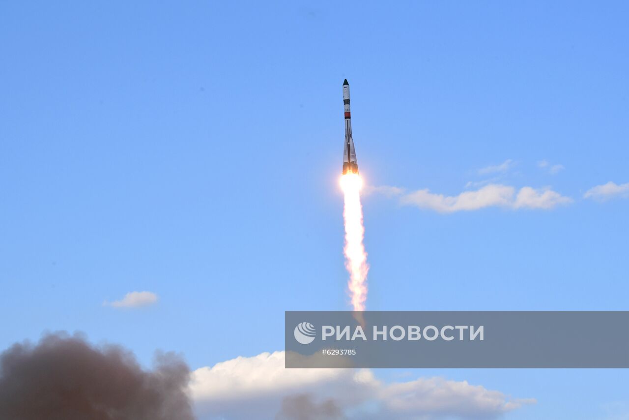 Пуск РК "Союз-2.1а" с грузовым кораблем "Прогресс МС-15" с космодрома Байконур