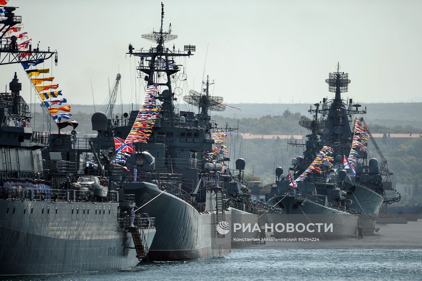 Генеральная репетиция парада в честь Дня ВМФ в городах России