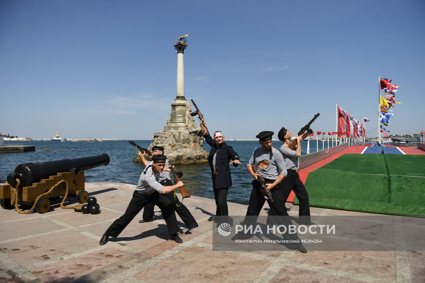 Генеральная репетиция парада в честь Дня ВМФ в городах России